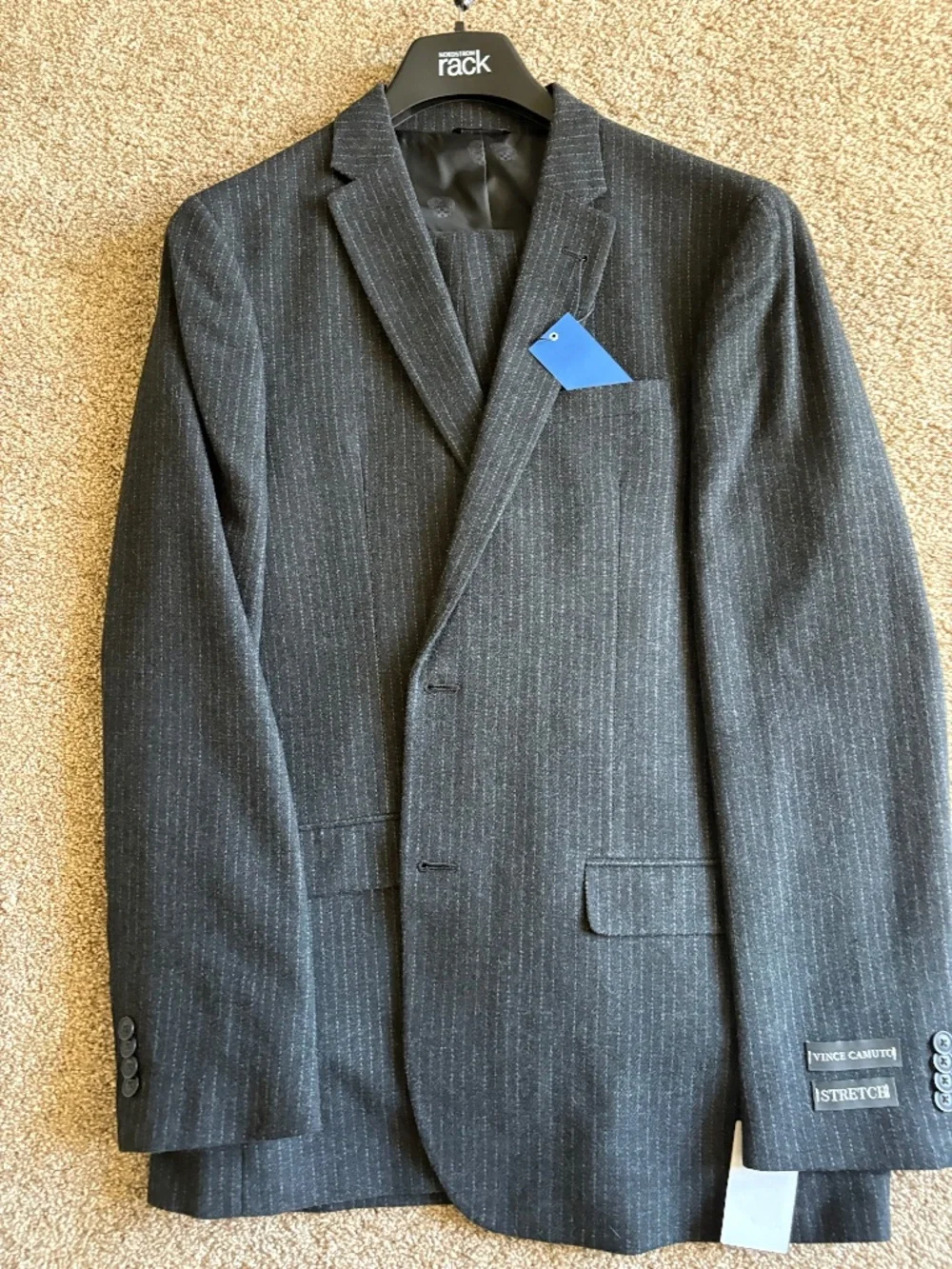 Vince Camuto Suit 42L
